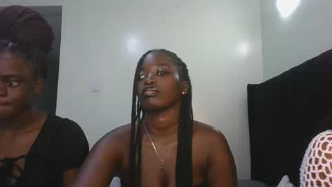 Snapshot of gud_lunah chatting on 28, 4, 2026 lunah online show from 28, 4, 2026
