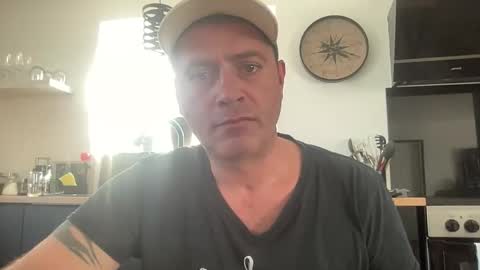 guil0 online show from 4, 10, 2025