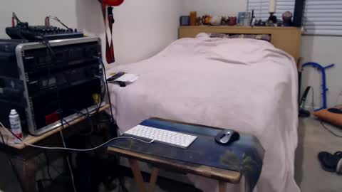 Snapshot of guitarsexgod2 chatting on 20, 7, 2026 guitarsexgod2 online show from 20, 7, 2026