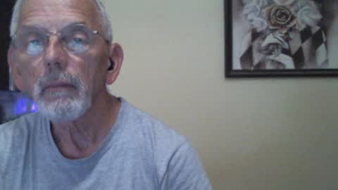 Snapshot of gulfcoast1952 chatting on 16, 12, 2024 Roy online show from 16, 12, 2024