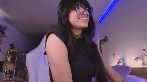 Snapshot of gummysaurus chatting on 5, 6, 2026 S online show from 5, 6, 2026