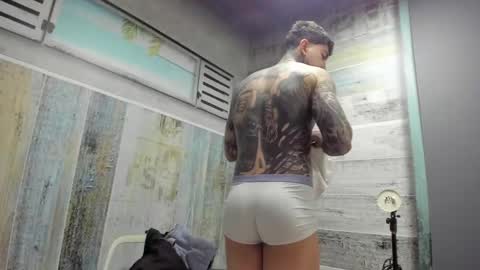Snapshot of gury_tattoo chatting on 29, 4, 2026 Gury online show from 29, 4, 2026