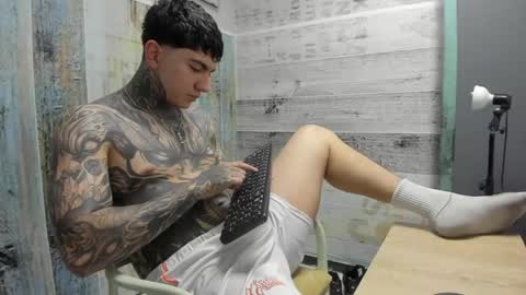 Snapshot of gury_tattoo chatting on 4, 5, 2026 Gury online show from 4, 5, 2026