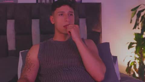Snapshot of guy_twinks chatting on 29, 3, 2026 Gabriel online show from 29, 3, 2026