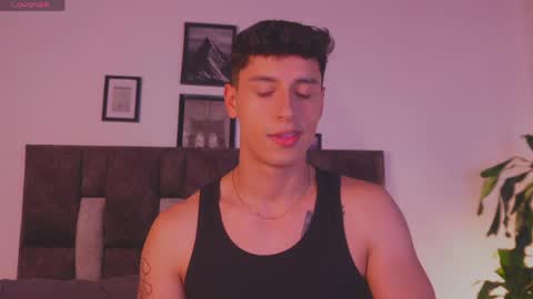 Snapshot of guy_twinks chatting on 6, 4, 2026 Gabriel online show from 6, 4, 2026