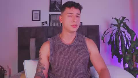 Snapshot of guy_twinks chatting on 18, 7, 2026 Gabriel online show from 18, 7, 2026