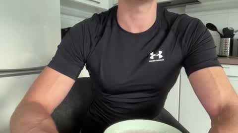 Snapshot of guyfromfinland1981 chatting on 23, 11, 2025 NaughtyFitHusband online show from 23, 11, 2025