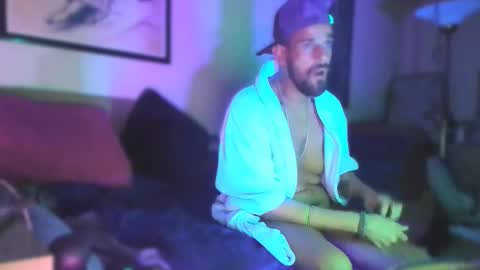 Snapshot of guyst049 chatting on 8, 3, 2026 guyst049 online show from 8, 3, 2026