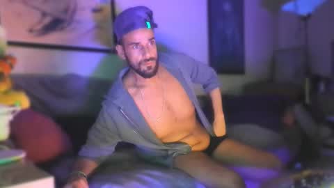 Snapshot of guyst_049 chatting on 14, 3, 2026 GuyST049 online show from 14, 3, 2026