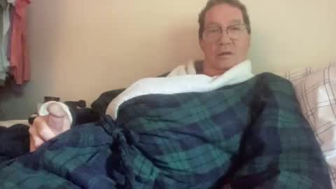 Snapshot of gwashere4u chatting on 10, 9, 2025 gwashere4u online show from 10, 9, 2025