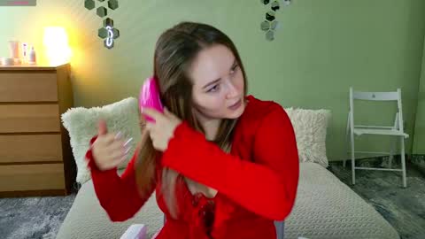 Snapshot of gwen_lady chatting on 5, 3, 2025 Sweety Kitty online show from 5, 3, 2025