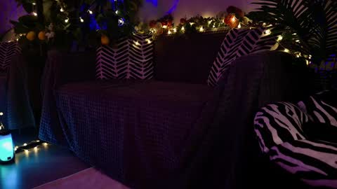 Snapshot of gwenhilton chatting on 15, 2, 2025 gwenhilton online show from 15, 2, 2025