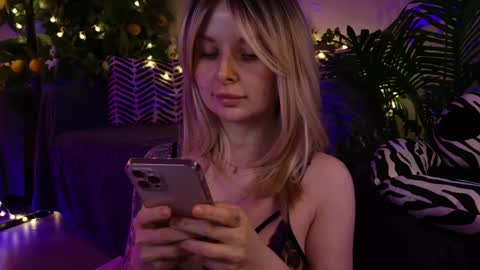 Snapshot of gwenhilton chatting on 22, 2, 2025 gwenhilton online show from 22, 2, 2025