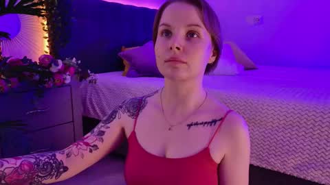 Snapshot of gwenhilton chatting on 7, 10, 2025 gwenhilton online show from 7, 10, 2025