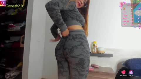 Snapshot of gwyneth_paltrow chatting on 17, 12, 2024 online show from 17, 12, 2024