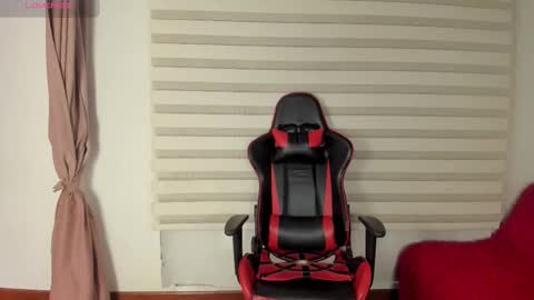 Snapshot of gwyneth_paltrow chatting on 5, 12, 2025 online show from 5, 12, 2025