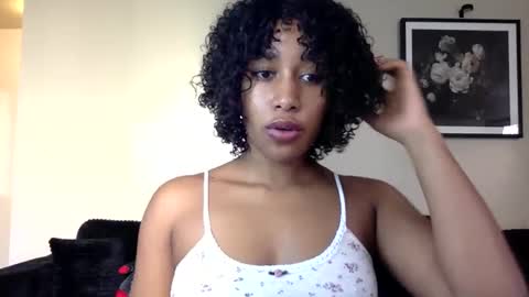 Snapshot of gyalxoxo chatting on 18, 12, 2025 gyalxoxo online show from 18, 12, 2025