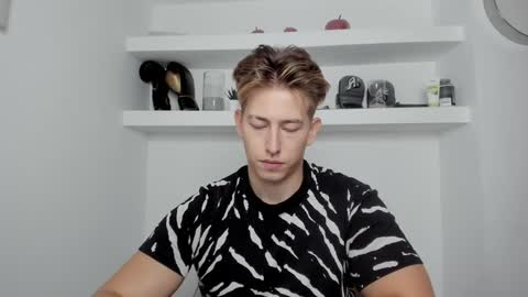 Snapshot of gym_alpha chatting on 1, 12, 2024 Oliver online show from 1, 12, 2024