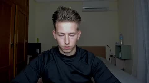 Snapshot of gym_alpha chatting on 24, 2, 2025 Oliver online show from 24, 2, 2025