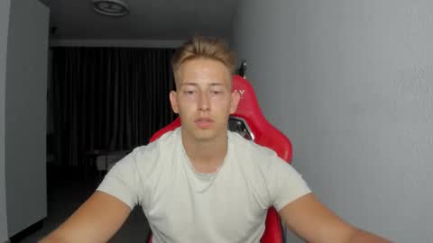 Snapshot of gym_alpha chatting on 4, 11, 2025 Oliver online show from 4, 11, 2025