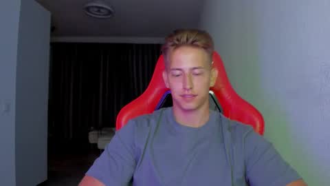 Snapshot of gym_alpha chatting on 12, 11, 2025 Oliver online show from 12, 11, 2025