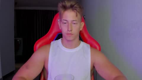 Snapshot of gym_alpha chatting on 25, 11, 2025 Oliver online show from 25, 11, 2025