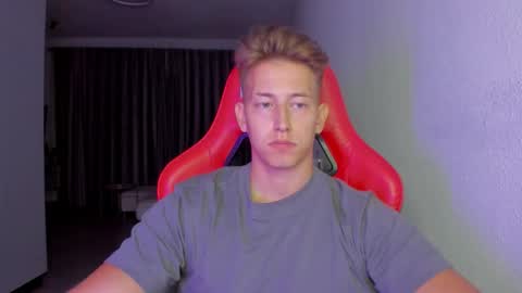 Snapshot of gym_alpha chatting on 27, 11, 2025 Oliver online show from 27, 11, 2025