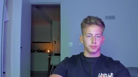 Snapshot of gym_alpha chatting on 17, 12, 2025 Oliver online show from 17, 12, 2025