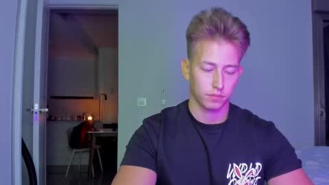 Snapshot of gym_alpha chatting on 19, 12, 2025 Oliver online show from 19, 12, 2025