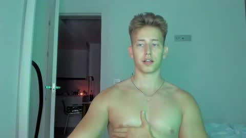 Snapshot of gym_alpha chatting on 21, 12, 2025 Oliver online show from 21, 12, 2025