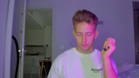 Snapshot of gym_alpha chatting on 21, 12, 2025 Oliver online show from 21, 12, 2025