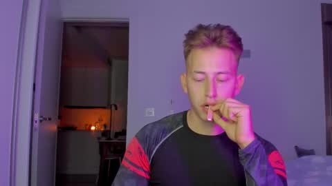 Snapshot of gym_alpha chatting on 22, 12, 2025 Oliver online show from 22, 12, 2025