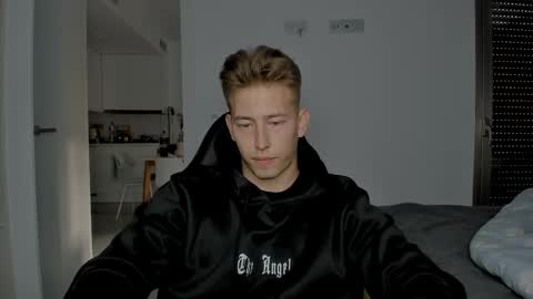 Snapshot of gym_alpha chatting on 9, 4, 2026 Oliver online show from 9, 4, 2026