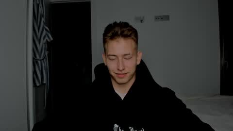 Snapshot of gym_alpha chatting on 24, 4, 2026 Oliver online show from 24, 4, 2026