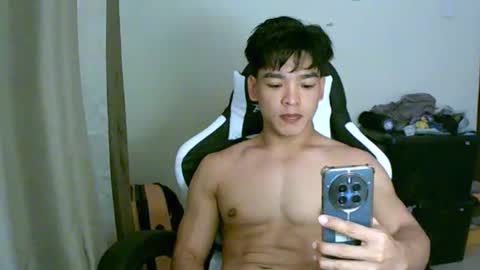 Snapshot of gymnasmenos chatting on 22, 3, 2026 AJ online show from 22, 3, 2026