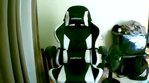 Snapshot of gymnasmenos chatting on 23, 3, 2026 AJ online show from 23, 3, 2026