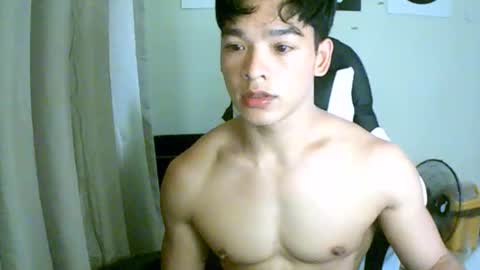 Snapshot of gymnasmenos chatting on 1, 4, 2026 AJ online show from 1, 4, 2026