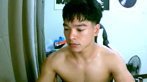 Snapshot of gymnasmenos chatting on 8, 4, 2026 AJ online show from 8, 4, 2026