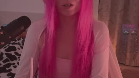 Snapshot of h2h0e chatting on 27, 3, 2026 Lana online show from 27, 3, 2026