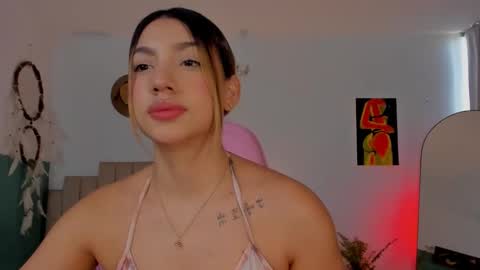 Snapshot of h3y_mia3 chatting on 23, 3, 2026 Paulina online show from 23, 3, 2026