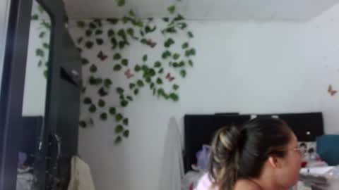 hader_wild21 online show from 24, 1, 2025