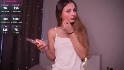 Snapshot of hadleynichols chatting on 19, 6, 2026 Hi Im Rebecca Glad to see you in my room PVT is open online show from 19, 6, 2026