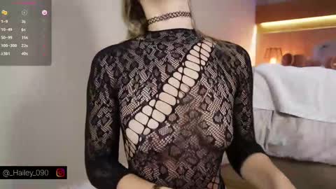 Snapshot of hailey_09 chatting on 15, 11, 2025 Hailey online show from 15, 11, 2025