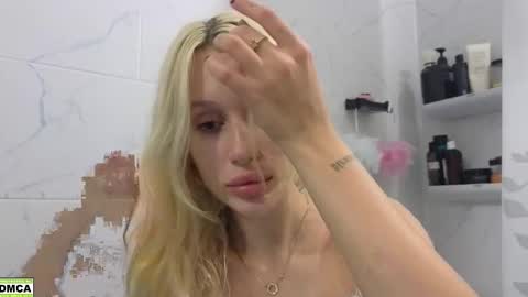 hailey_would online show from 21, 10, 2025