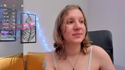 Snapshot of haileyfoxy chatting on 5, 1, 2026 Hailey online show from 5, 1, 2026