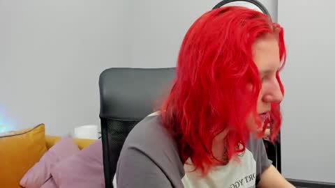 Snapshot of haileyfoxy chatting on 22, 4, 2026 Hailey online show from 22, 4, 2026