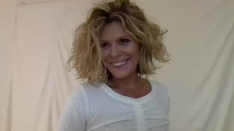 Snapshot of haileys123 chatting on 28, 12, 2024 Hailey online show from 28, 12, 2024