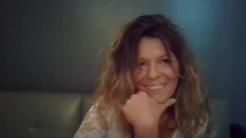 Snapshot of haileys123 chatting on 23, 10, 2025 Hailey online show from 23, 10, 2025
