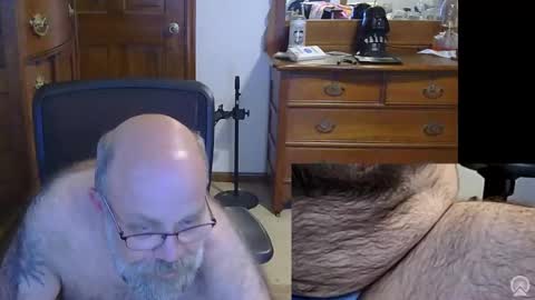 HairyDaddyBear69 online show from 18, 9, 2025