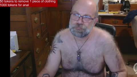 Snapshot of hairydaddybear69 chatting on 11, 3, 2026 HairyDaddyBear69 online show from 11, 3, 2026